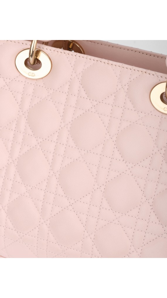 Lady Dior Medium Lyserosa GHW