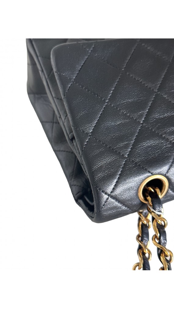 Vintage Chanel Classic medium Double Flap Shoulder Bag