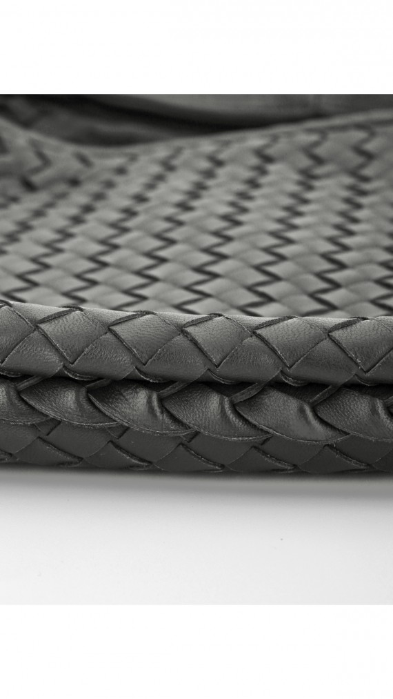 Bottega Veneta Hobo Bag Size Medium
