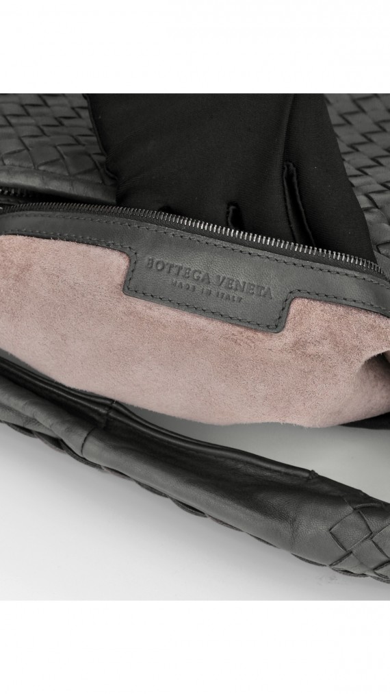 Bottega Veneta Hobo Bag Size Medium