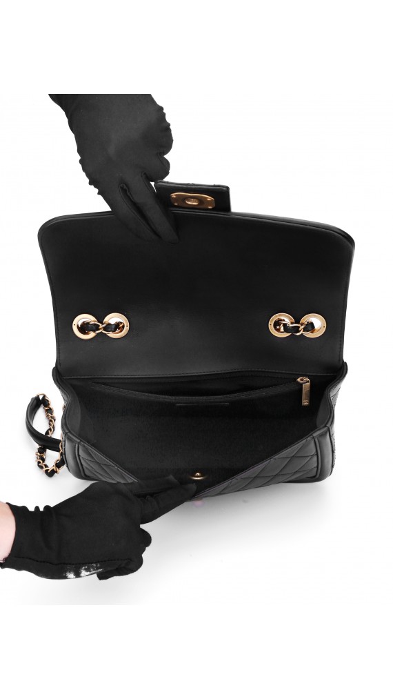 Chanel Quilted Flap Shoulder Bag Size Medium