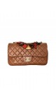 Chanel Classic Flap Bag med Charm Caramel Cognac