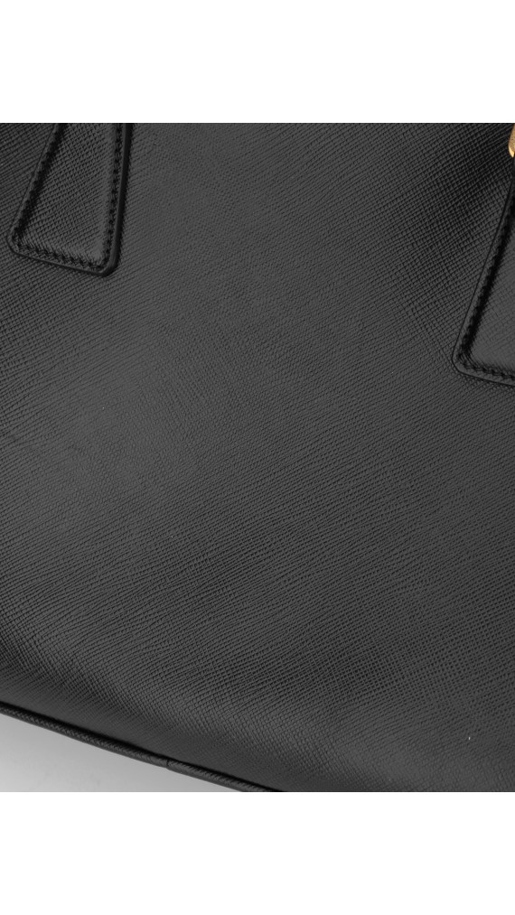 Prada Saffiano Galleria Shoulder Bag