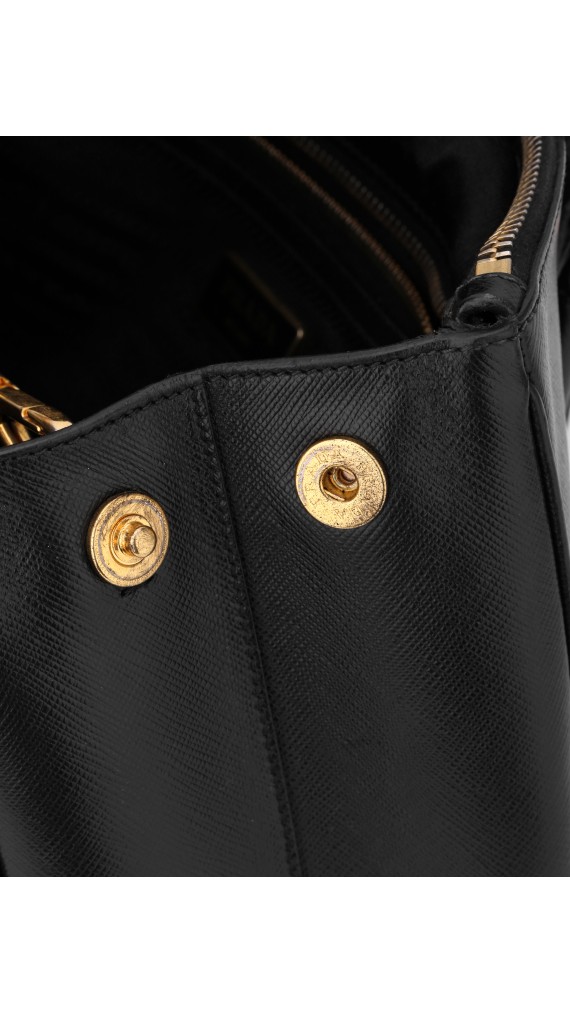 Prada Saffiano Galleria Shoulder Bag