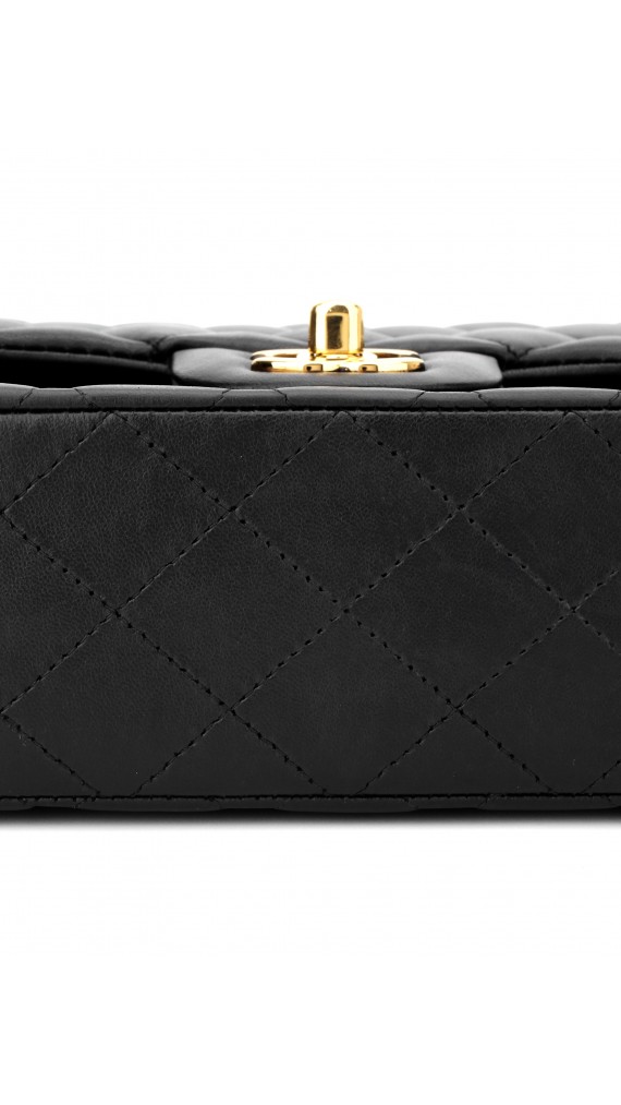 Chanel Classic Double Flap Bag i Size Medium Sort Lammeskinn