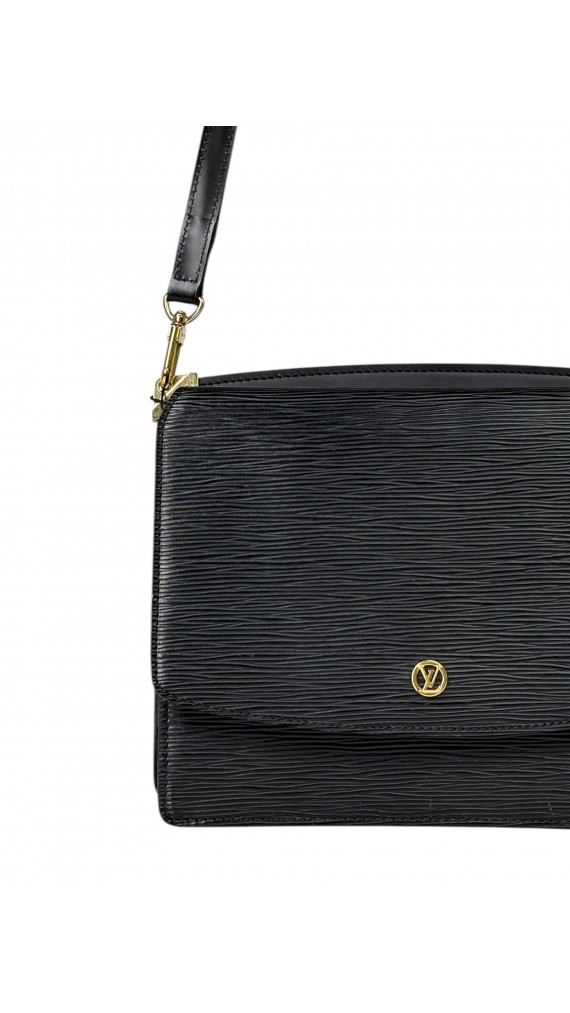 Louis Vuitton Epi Leather Flap Bag i Sort