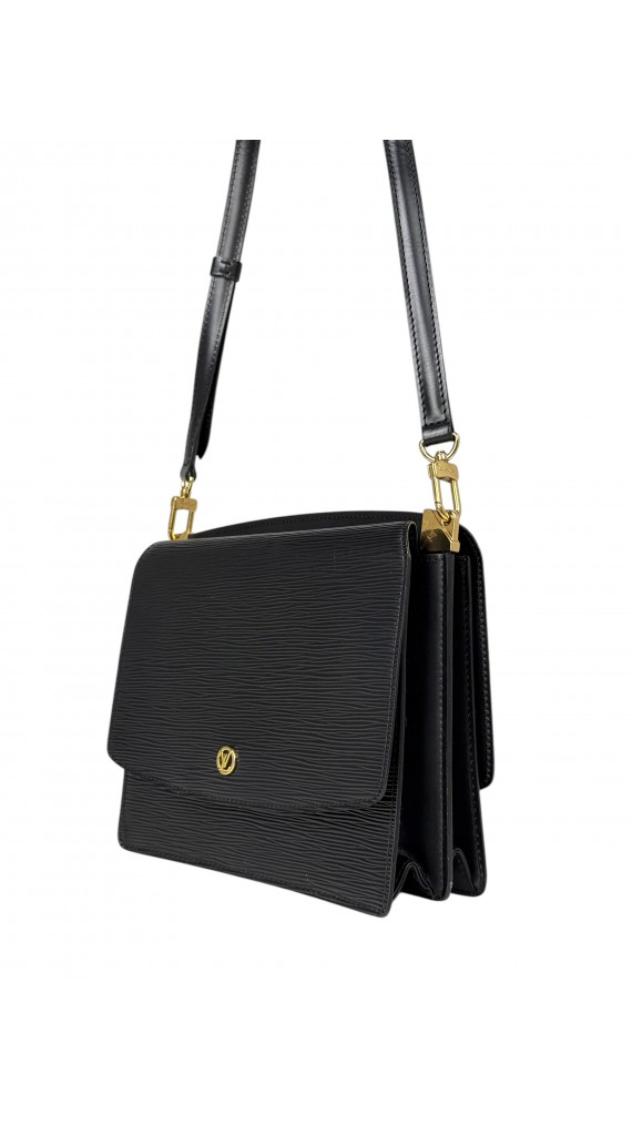 Louis Vuitton Epi Leather Flap Bag i Sort
