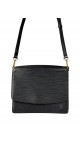 Louis Vuitton Epi Leather Flap Bag i Sort