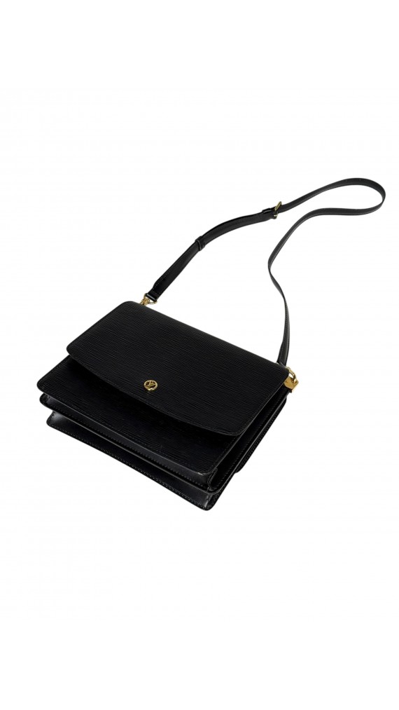 Louis Vuitton Epi Leather Flap Bag i Sort