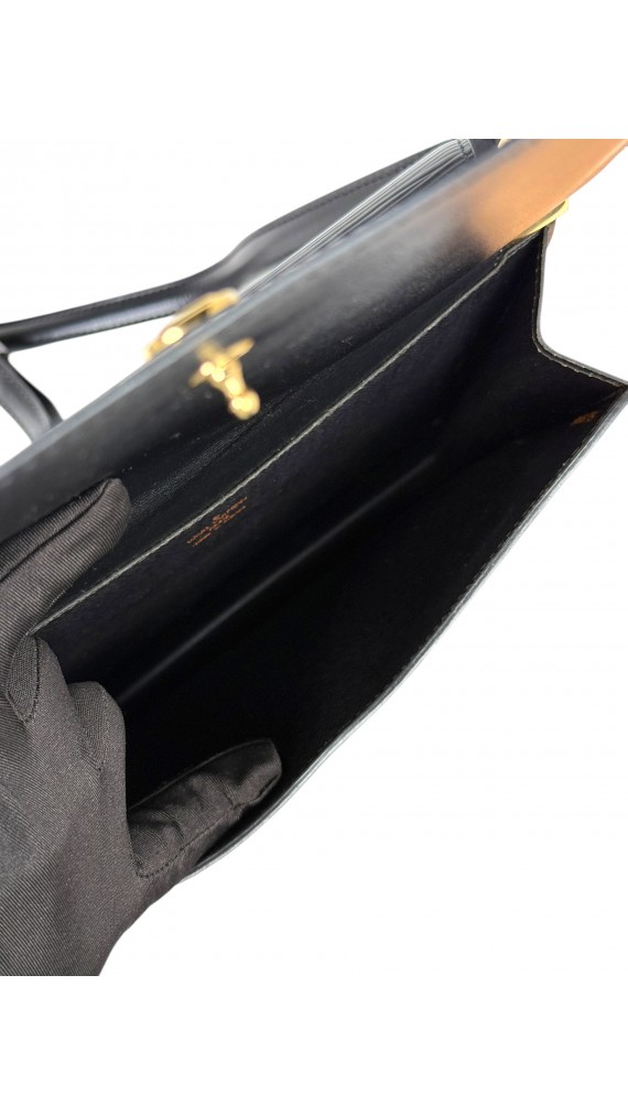 Louis Vuitton Epi Leather Flap Bag i Sort
