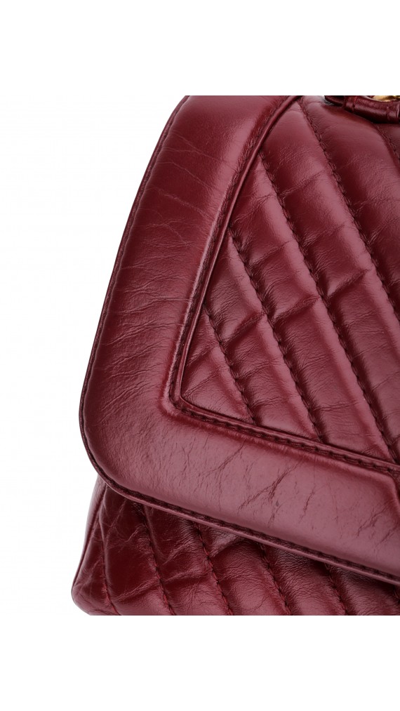 Vintage Chanel Chevron Burgunder Shoulder bag