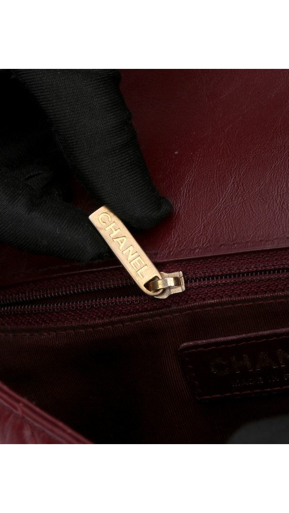 Vintage Chanel Chevron Burgunder Shoulder bag