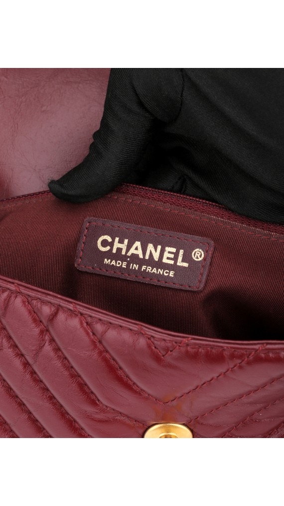 Vintage Chanel Chevron Burgunder Shoulder bag