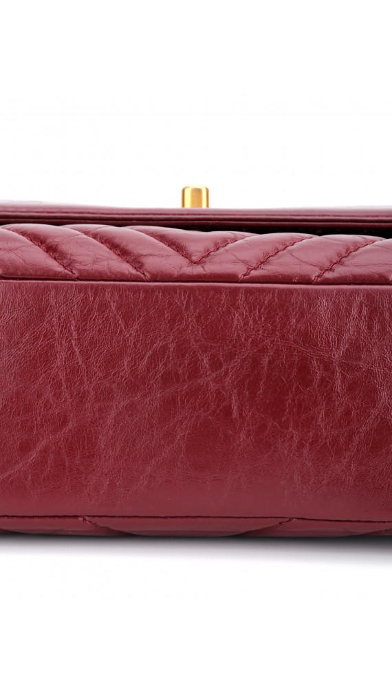 Vintage Chanel Chevron Burgunder Shoulder bag