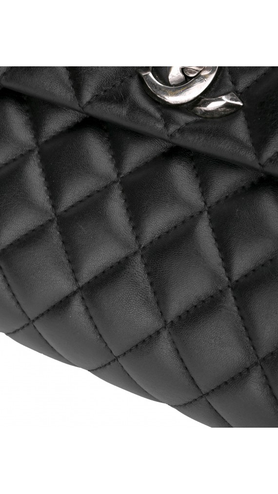 Chanel Classic Flap Bag Size Medium SHW