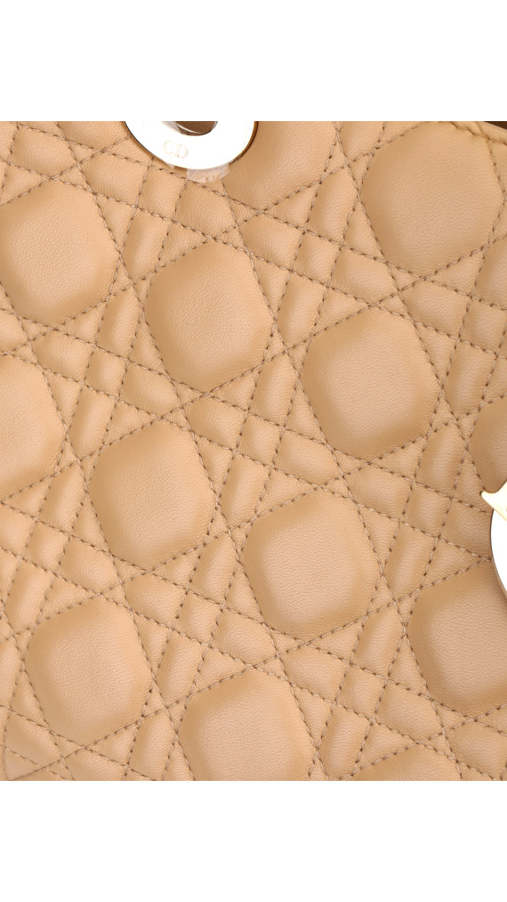 Lady Dior Medium Beige m. GHW