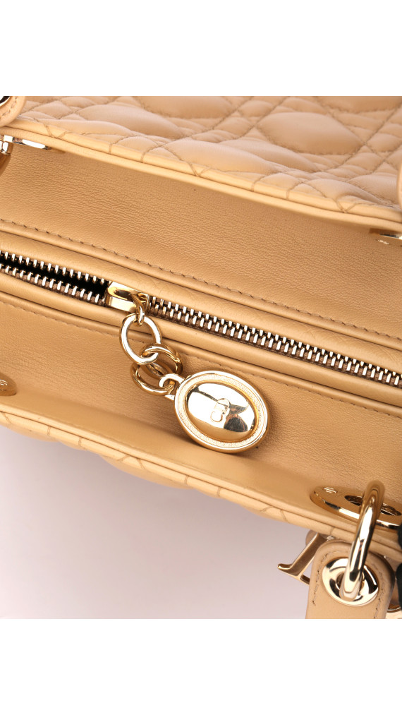 Lady Dior Medium Beige m. GHW