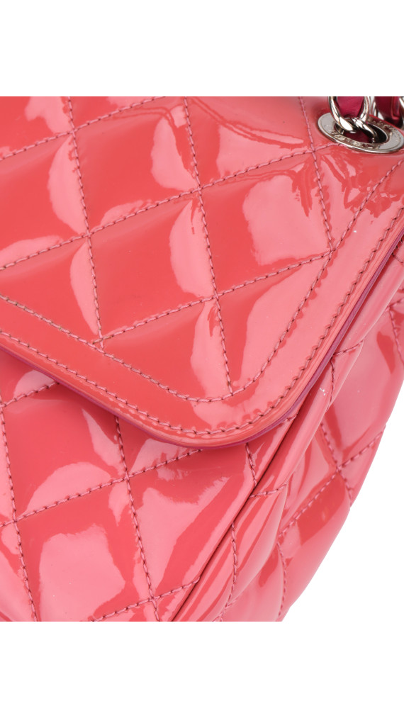 Chanel Classic Flap Bag Medium i Patent Leather