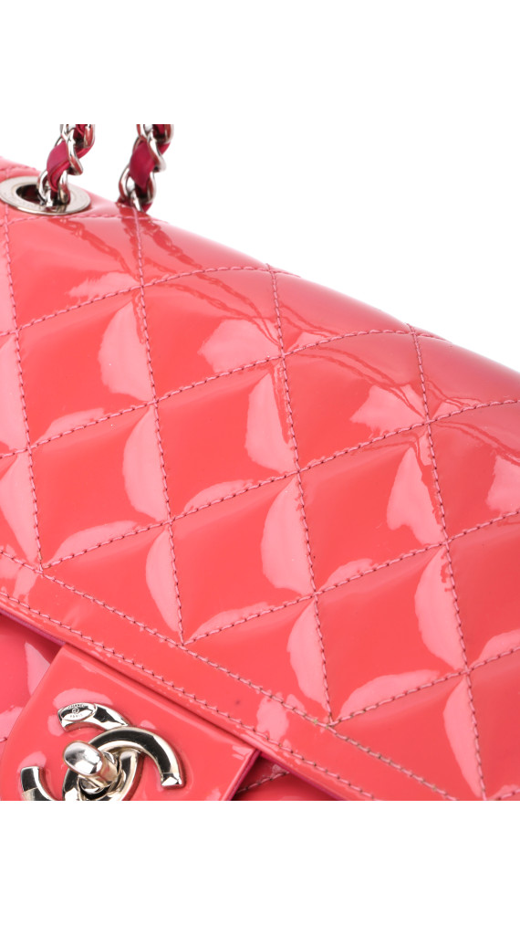 Chanel Classic Flap Bag Medium i Patent Leather
