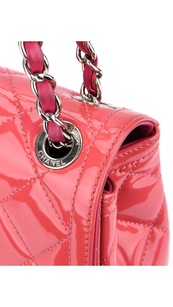 Chanel Classic Flap Bag Medium i Patent Leather
