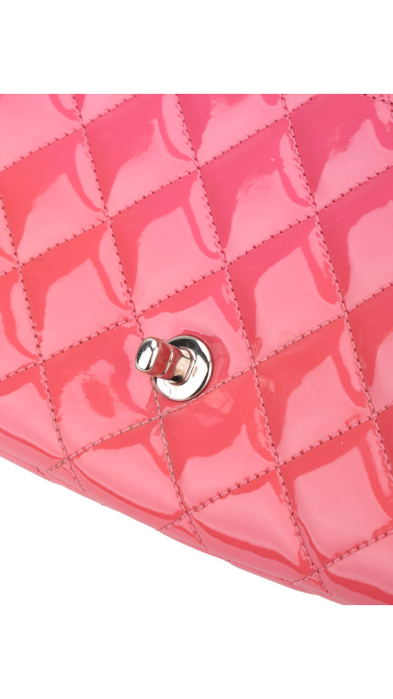 Chanel Classic Flap Bag Medium i Patent Leather