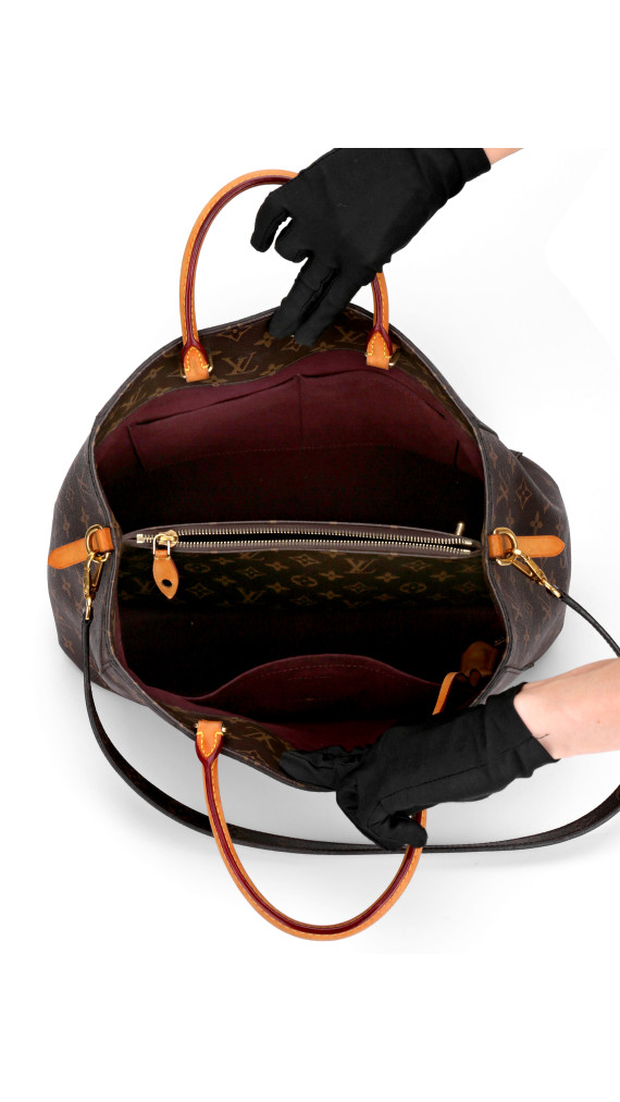 Louis Vuitton Montaigne GM Shoulder Bag