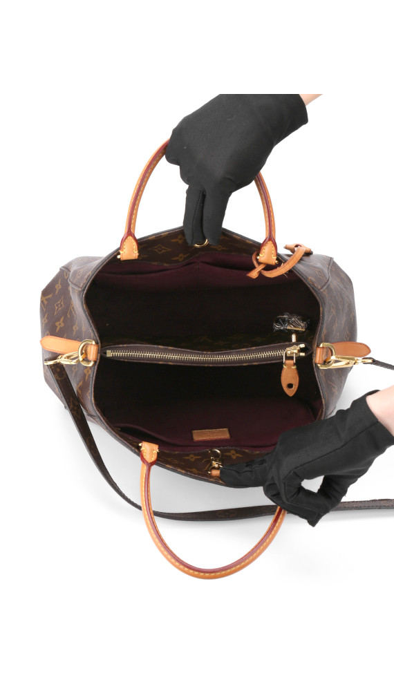Louis Vuitton Montaigne MM Shoulder Bag