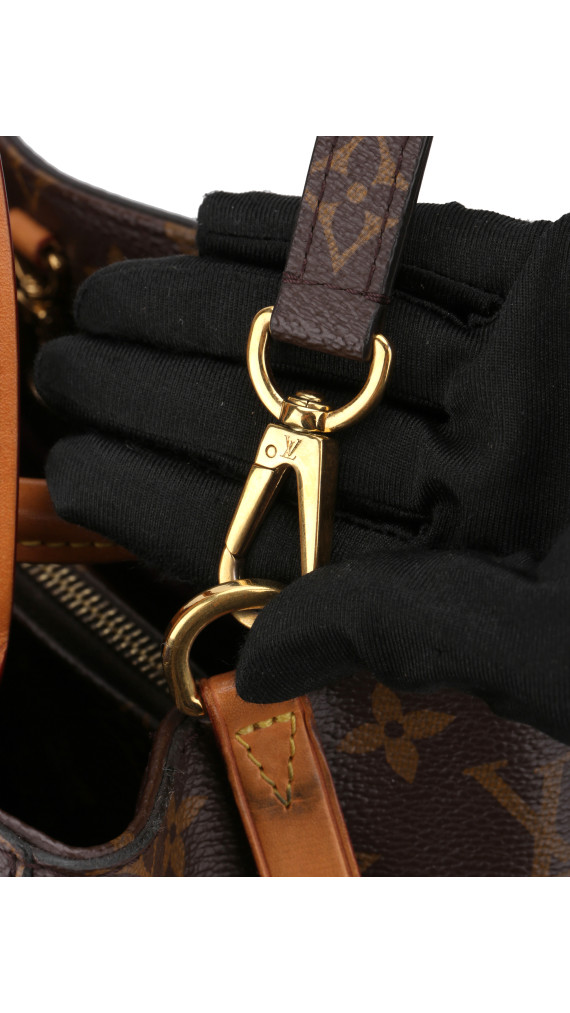 Louis Vuitton Montaigne MM Shoulder Bag