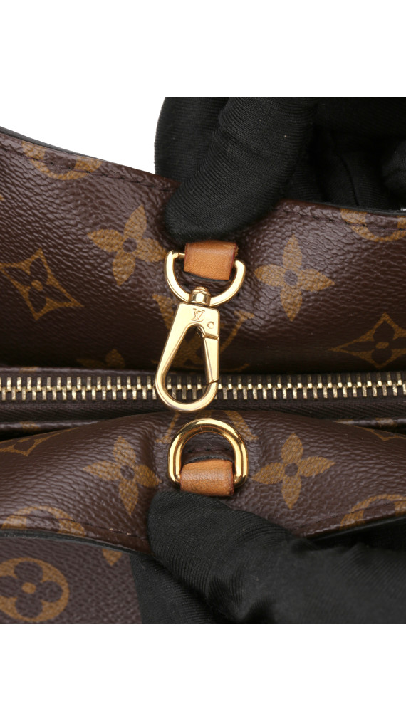 Louis Vuitton Montaigne MM Shoulder Bag