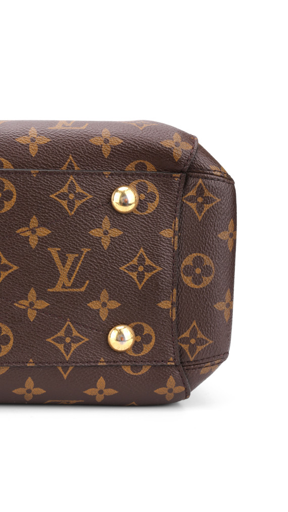 Louis Vuitton Montaigne MM Shoulder Bag
