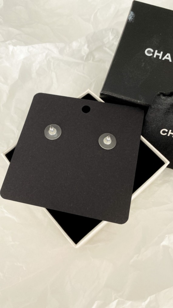 Chanel øredobber