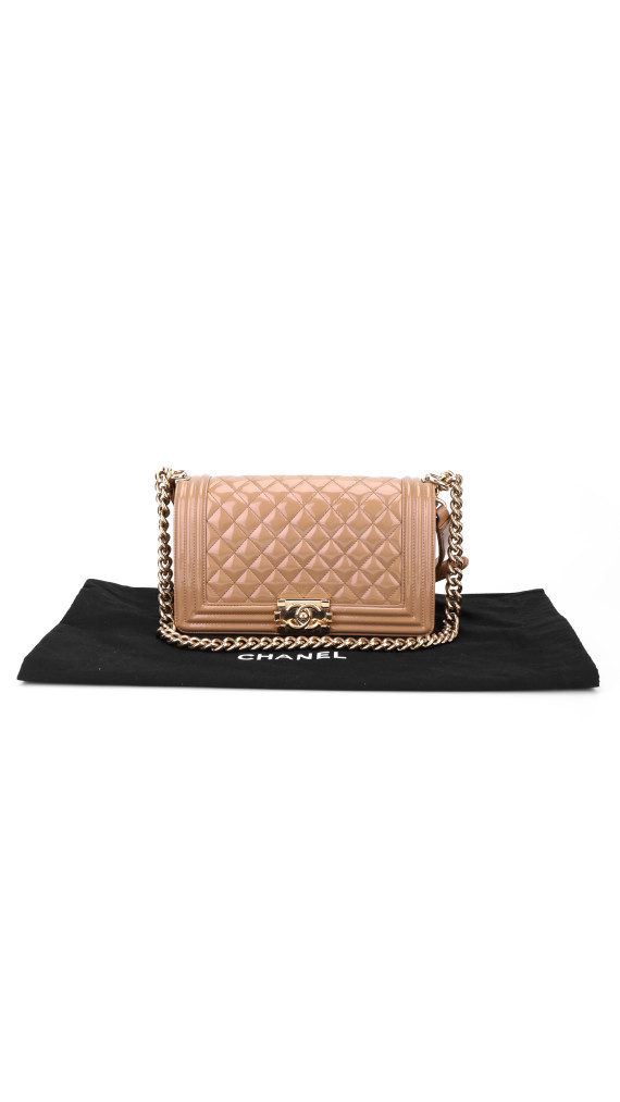 Chanel Le Boy Shoulder Bag Size Medium i Patent Leather