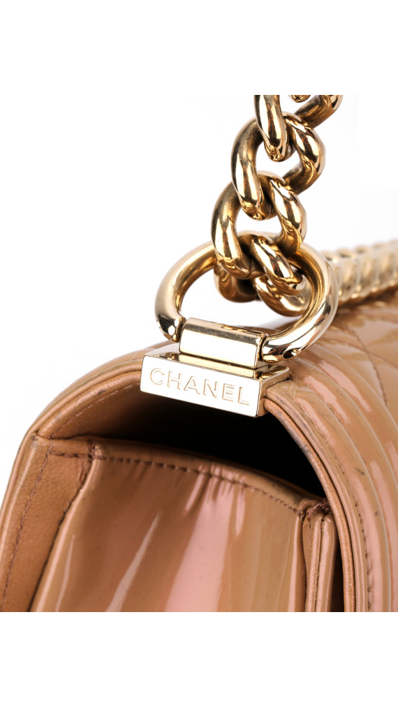 Chanel Le Boy Shoulder Bag Size Medium i Patent Leather