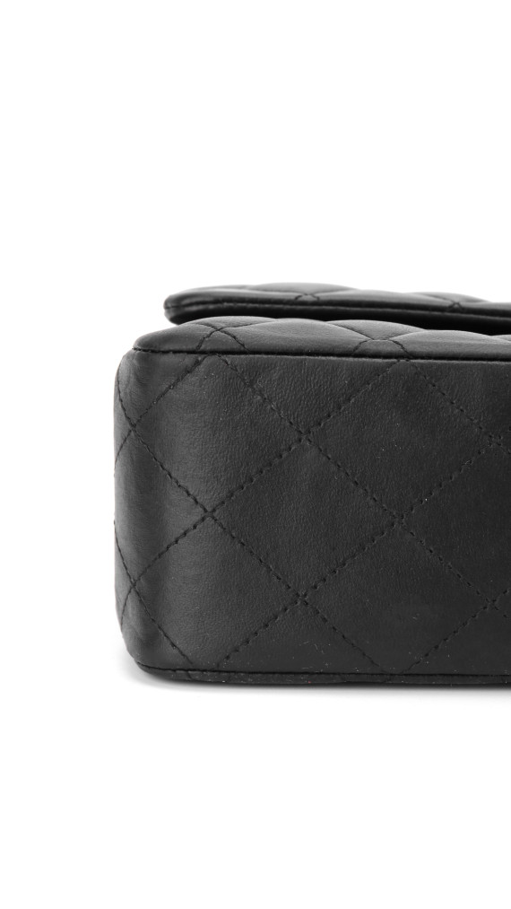 Chanel Classic Double Flap Bag i Size Medium Sort Lammeskinn