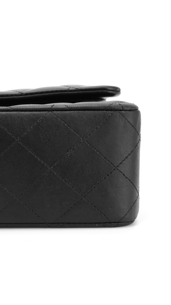 Chanel Classic Double Flap Bag i Size Medium Sort Lammeskinn