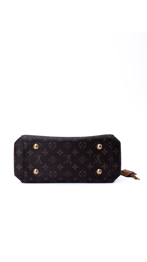 Louis Vuitton Montaigne BB Shoulder Bag