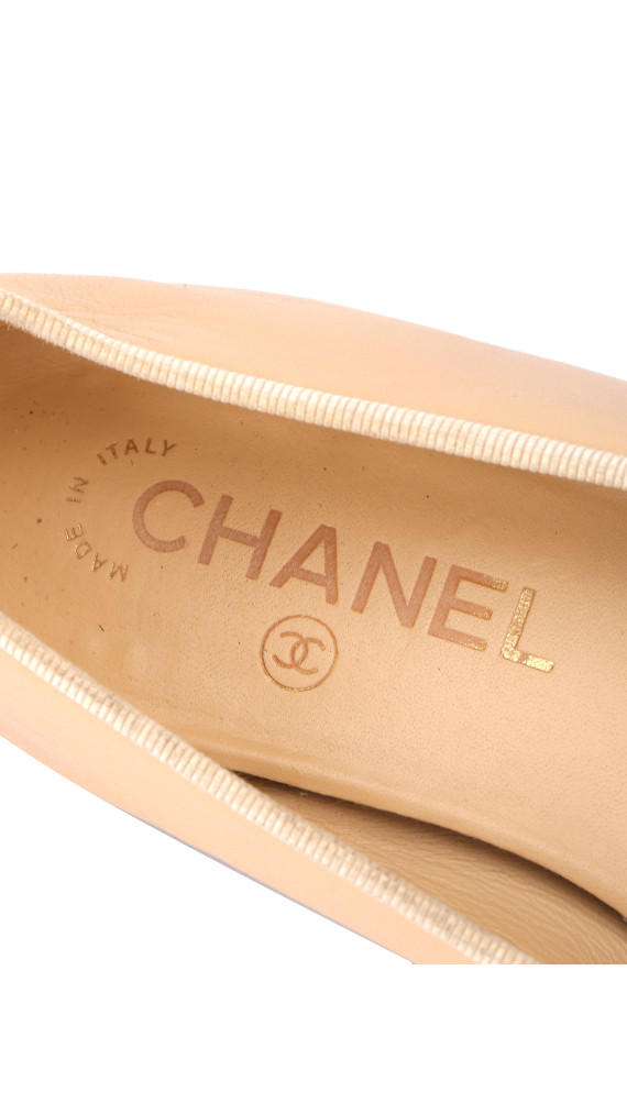 Chanel Ballerinasko – Beige Sort Skinn med CC-logo