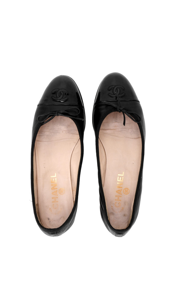 Chanel Ballerina Flats – Sort Skinn & Lakktå med CC-logo