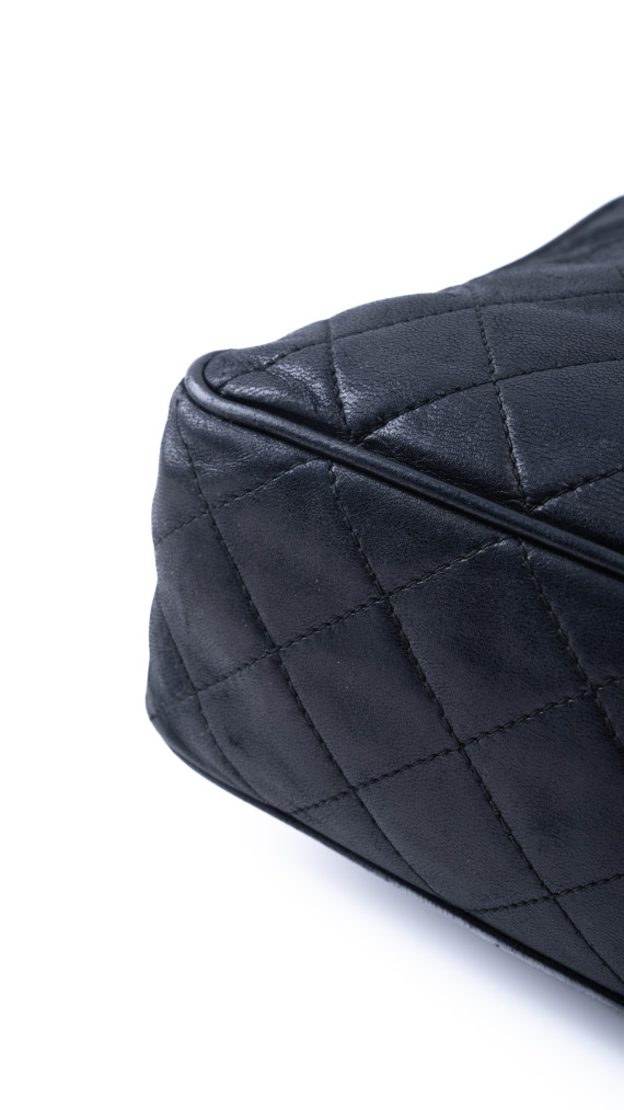 Vintage Chanel skulderveske i lammeskinn