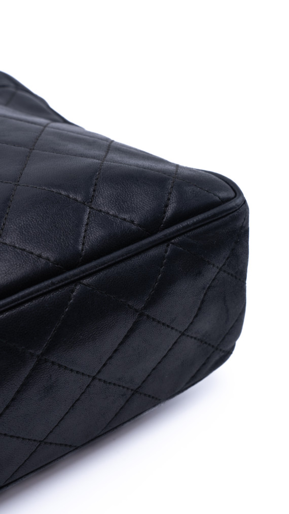 Vintage Chanel skulderveske i lammeskinn