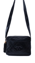 Vintage Chanel skulderveske i lammeskinn