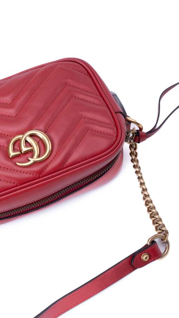 Gucci GG Marmont kamera-veske