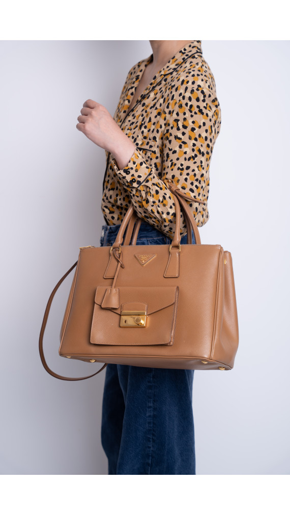 Prada Saffiano Shoulder Bag Karamellbrun