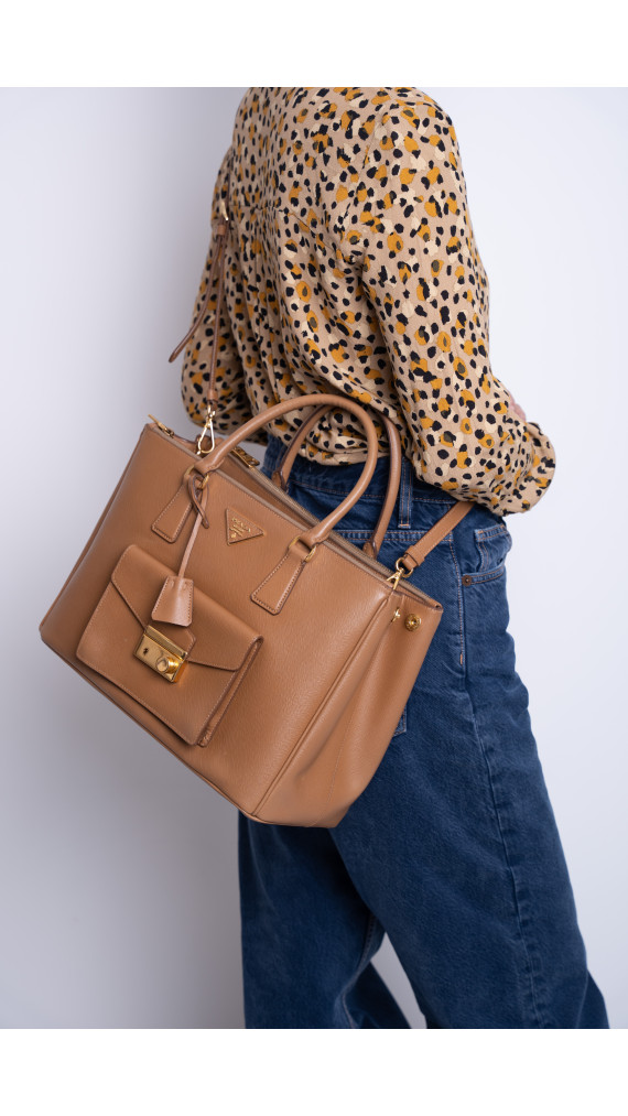 Prada Saffiano Shoulder Bag Karamellbrun