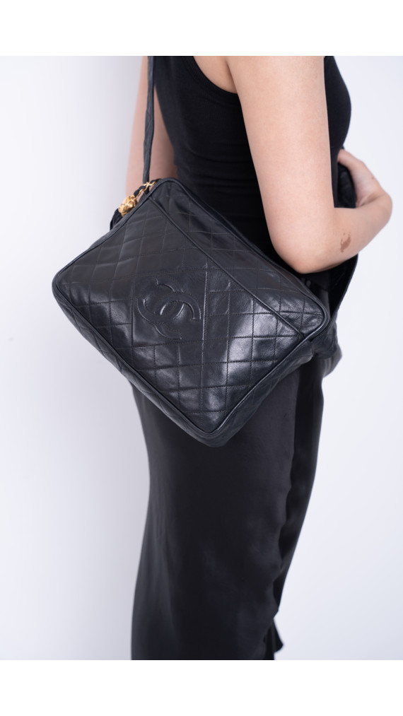 Vintage Chanel skulderveske i lammeskinn