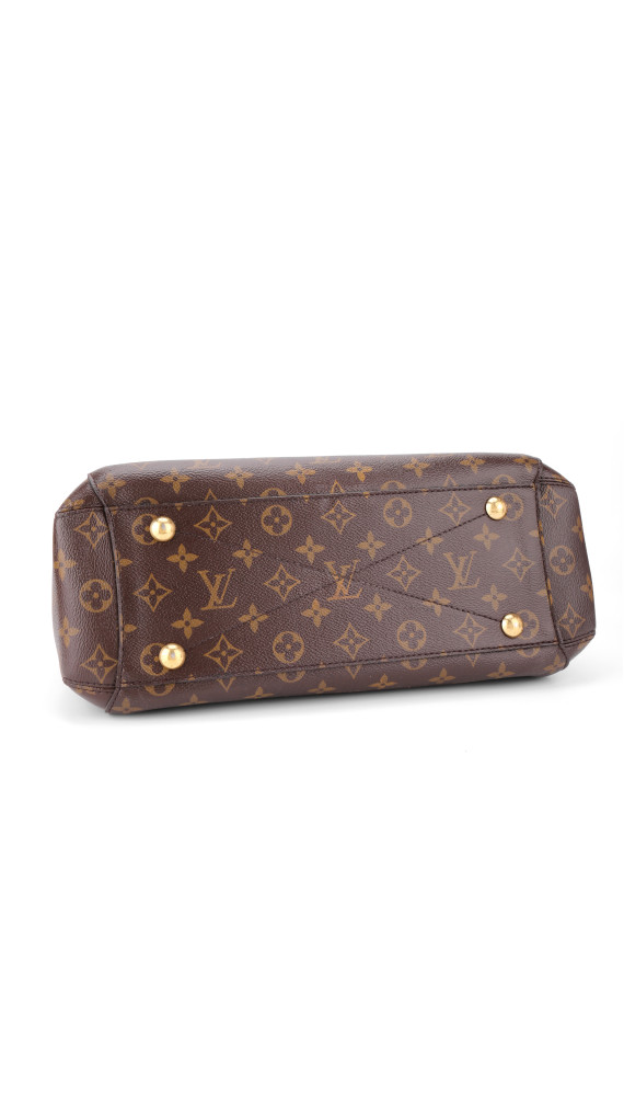 Louis Vuitton Montaigne MM Shoulder Bag
