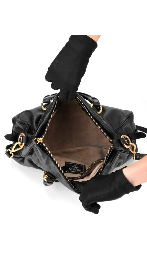 Prada Vitello Daino Gaufre Leather Shoulder Bag i Sort