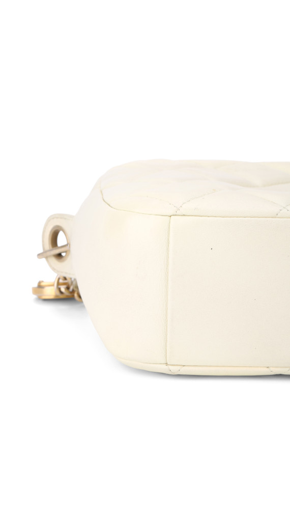 Chanel Quilted Camera Bag i Hvit Skinn