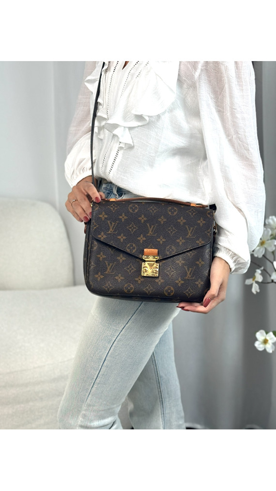 Louis Vuitton Métis Monogram Shoulder Bag
