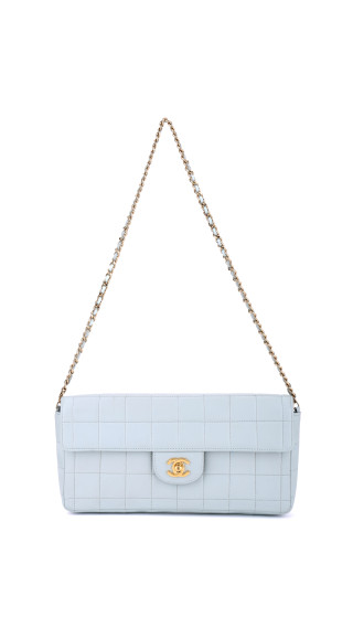 Chanel Classic East West Flap Shoulder Bag - Lyseblå